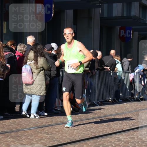 06.10.2024 - 19. swb-Marathon Bremen Strokosch-Dieckow http://msf.ph/oto/7367431 06.10.2024 10:33:39 Laufen 7190, 8139, 8423, 8543, 8735, 8750, 8938 meine-sportfotos.de