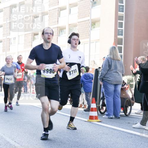 06.10.2024 - 19. swb-Marathon Bremen Matties Gatica Varas http://msf.ph/oto/7367435 06.10.2024 10:42:53 Laufen 7452, 9080, 55, 8990, 8711 meine-sportfotos.de