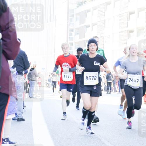 06.10.2024 - 19. swb-Marathon Bremen Matties Gatica Varas http://msf.ph/oto/7367484 06.10.2024 10:42:54 Laufen 7214, 8856, 8578, 7452 meine-sportfotos.de