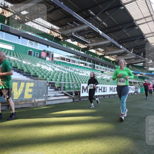 06.10.2024 - 19. swb-Marathon Bremen Yannick Fuchs http://msf.ph/oto/7367498 06.10.2024 10:38:48 Laufen im Stadion 7043, 7068, 7115, 7173, 7219, 7248, 7311, 7324, 7331, 7336, 7359, 7517, 7589, 7592, 7593, 7705, 7780, 7781, 7791, 7868, 7934, 7949, 7952, 8064, 8126, 8128, 8135, 8149, 8164, 8165, 8247, 8420, 8422, 8518, 8519, 8563, 8590, 8591, 8684, 8690, 8734, 8758, 8855, 8866, 8876, 8880, 8916, 8930, 8950, 9062, 9113 meine-sportfotos.de