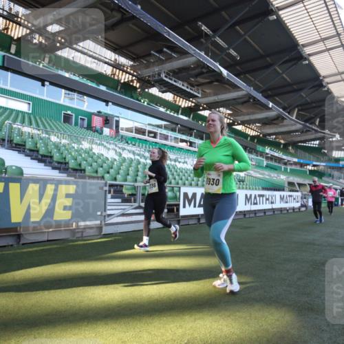 06.10.2024 - 19. swb-Marathon Bremen Yannick Fuchs http://msf.ph/oto/7367512 06.10.2024 10:38:49 Laufen im Stadion 7043, 7068, 7115, 7173, 7219, 7248, 7311, 7324, 7331, 7336, 7359, 7517, 7589, 7592, 7593, 7705, 7780, 7781, 7791, 7868, 7934, 7949, 7952, 8064, 8126, 8128, 8135, 8149, 8164, 8165, 8247, 8420, 8422, 8518, 8519, 8563, 8590, 8591, 8684, 8690, 8734, 8758, 8855, 8866, 8872, 8876, 8880, 8916, 8930, 8950, 9062, 9113 meine-sportfotos.de