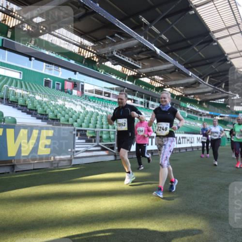 06.10.2024 - 19. swb-Marathon Bremen Yannick Fuchs http://msf.ph/oto/7367535 06.10.2024 10:38:55 Laufen im Stadion 7043, 7068, 7115, 7173, 7219, 7248, 7311, 7324, 7331, 7336, 7359, 7517, 7589, 7592, 7593, 7780, 7781, 7868, 7934, 7952, 8064, 8126, 8128, 8135, 8247, 8353, 8420, 8422, 8518, 8519, 8563, 8590, 8591, 8684, 8734, 8758, 8795, 8855, 8866, 8872, 8930, 8950, 9062, 9113 meine-sportfotos.de