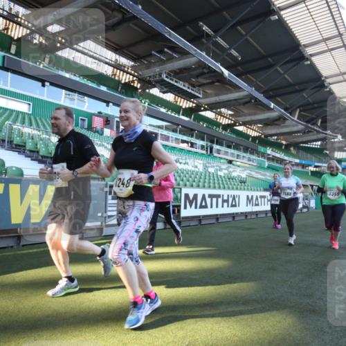 06.10.2024 - 19. swb-Marathon Bremen Yannick Fuchs http://msf.ph/oto/7367545 06.10.2024 10:38:55 Laufen im Stadion 7043, 7068, 7115, 7173, 7219, 7248, 7311, 7324, 7331, 7336, 7359, 7517, 7589, 7592, 7593, 7780, 7781, 7868, 7934, 7952, 8064, 8126, 8128, 8135, 8247, 8353, 8420, 8422, 8518, 8519, 8563, 8590, 8591, 8684, 8734, 8758, 8795, 8855, 8866, 8872, 8930, 8950, 9062, 9113 meine-sportfotos.de