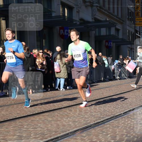06.10.2024 - 19. swb-Marathon Bremen Strokosch-Dieckow http://msf.ph/oto/7367559 06.10.2024 10:33:44 Laufen 7190, 8139, 8423, 8735, 8750, 8938 meine-sportfotos.de