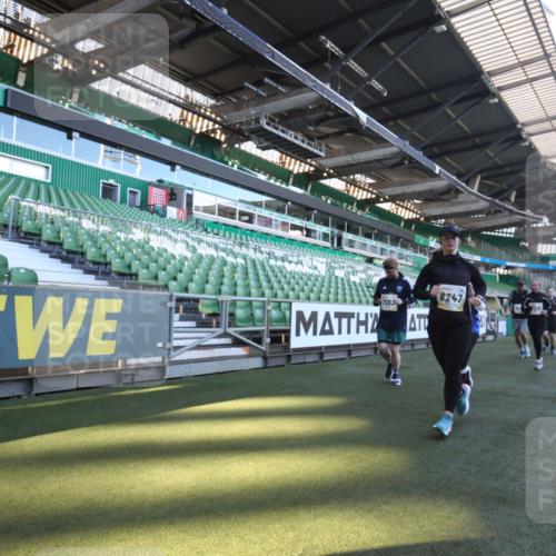 06.10.2024 - 19. swb-Marathon Bremen Yannick Fuchs http://msf.ph/oto/7367621 06.10.2024 10:39:03 Laufen im Stadion 7043, 7115, 7173, 7219, 7248, 7311, 7324, 7331, 7336, 7359, 7517, 7589, 7592, 7593, 7780, 7781, 7868, 7934, 7952, 8064, 8126, 8128, 8135, 8247, 8353, 8420, 8453, 8563, 8587, 8684, 8734, 8758, 8795, 8855, 8866, 8872, 8930, 8950, 9011, 9113 meine-sportfotos.de