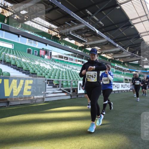 06.10.2024 - 19. swb-Marathon Bremen Yannick Fuchs http://msf.ph/oto/7367637 06.10.2024 10:39:04 Laufen im Stadion 7043, 7115, 7173, 7219, 7248, 7311, 7324, 7331, 7336, 7359, 7517, 7589, 7592, 7593, 7780, 7781, 7868, 7934, 7952, 8064, 8126, 8128, 8135, 8247, 8353, 8420, 8453, 8563, 8587, 8684, 8734, 8758, 8795, 8855, 8866, 8872, 8881, 8950, 9011, 9113 meine-sportfotos.de