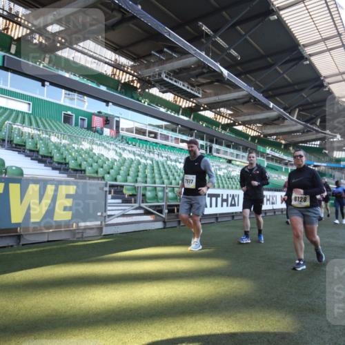 06.10.2024 - 19. swb-Marathon Bremen Yannick Fuchs http://msf.ph/oto/7367712 06.10.2024 10:39:07 Laufen im Stadion 7043, 7115, 7173, 7219, 7248, 7311, 7324, 7331, 7359, 7517, 7589, 7592, 7593, 7780, 7781, 7868, 7934, 7952, 8064, 8126, 8128, 8135, 8247, 8353, 8420, 8453, 8563, 8587, 8684, 8734, 8758, 8795, 8855, 8866, 8872, 8881, 8950, 9011, 9113 meine-sportfotos.de