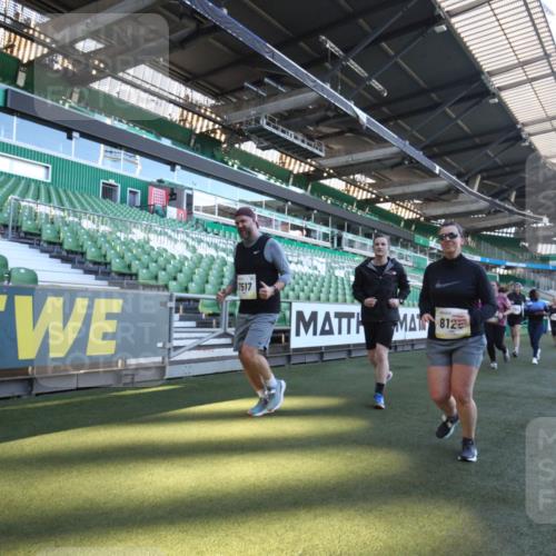 06.10.2024 - 19. swb-Marathon Bremen Yannick Fuchs http://msf.ph/oto/7367726 06.10.2024 10:39:08 Laufen im Stadion 7043, 7115, 7173, 7219, 7248, 7311, 7324, 7331, 7359, 7517, 7589, 7592, 7593, 7780, 7781, 7868, 7934, 7952, 8064, 8126, 8128, 8135, 8247, 8353, 8420, 8453, 8587, 8684, 8734, 8758, 8795, 8855, 8866, 8872, 8881, 8950, 9011, 9113 meine-sportfotos.de