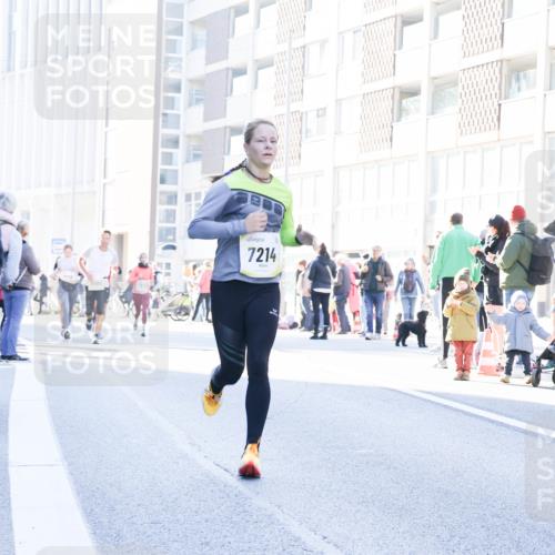 06.10.2024 - 19. swb-Marathon Bremen Matties Gatica Varas http://msf.ph/oto/7367736 06.10.2024 10:43:00 Laufen 9060, 7833, 7214 meine-sportfotos.de