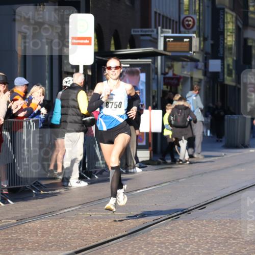 06.10.2024 - 19. swb-Marathon Bremen Strokosch-Dieckow http://msf.ph/oto/7367739 06.10.2024 10:33:56 Laufen 7190, 8423, 8531, 8655, 8750, 8938 meine-sportfotos.de