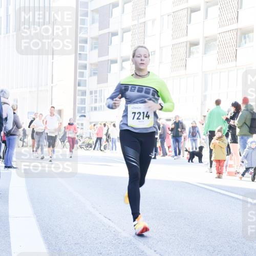 06.10.2024 - 19. swb-Marathon Bremen Matties Gatica Varas http://msf.ph/oto/7367756 06.10.2024 10:43:00 Laufen 718, 9060, 7833, 7214 meine-sportfotos.de