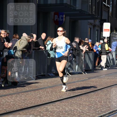 06.10.2024 - 19. swb-Marathon Bremen Strokosch-Dieckow http://msf.ph/oto/7367805 06.10.2024 10:33:58 Laufen 7190, 8531, 8655, 8750 meine-sportfotos.de