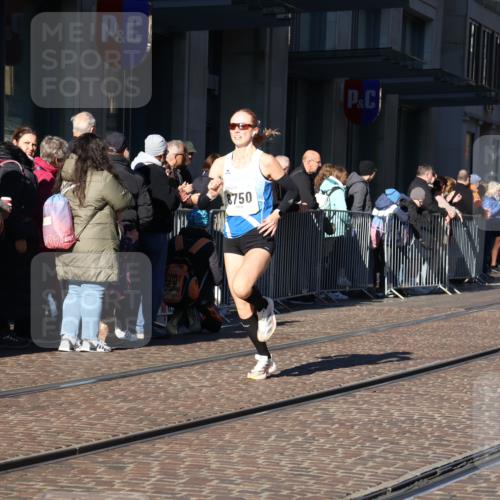 06.10.2024 - 19. swb-Marathon Bremen Strokosch-Dieckow http://msf.ph/oto/7367843 06.10.2024 10:33:59 Laufen 7190, 8531, 8655, 8750 meine-sportfotos.de