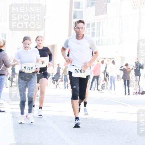 06.10.2024 - 19. swb-Marathon Bremen Matties Gatica Varas http://msf.ph/oto/7367864 06.10.2024 10:43:04 Laufen 8716, 01, 9060 meine-sportfotos.de