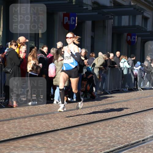 06.10.2024 - 19. swb-Marathon Bremen Strokosch-Dieckow http://msf.ph/oto/7367865 06.10.2024 10:33:59 Laufen 7190, 8531, 8655, 8750 meine-sportfotos.de