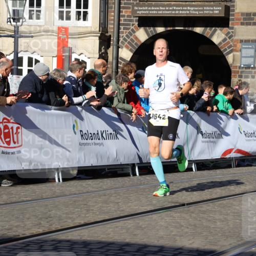 06.10.2024 - 19. swb-Marathon Bremen Strokosch-Dieckow http://msf.ph/oto/7367959 06.10.2024 10:41:01 Ziel 7196, 7743, 7964, 8095, 8329, 8331, 8383, 8642, 8656, 8831, 9019 meine-sportfotos.de