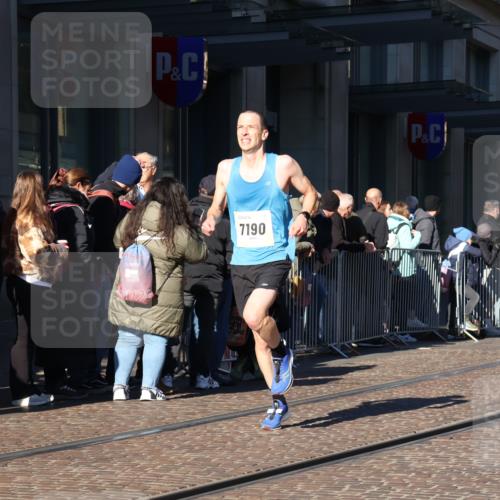 06.10.2024 - 19. swb-Marathon Bremen Strokosch-Dieckow http://msf.ph/oto/7367966 06.10.2024 10:34:15 Laufen 7190, 8442, 8531, 8655, 8681 meine-sportfotos.de