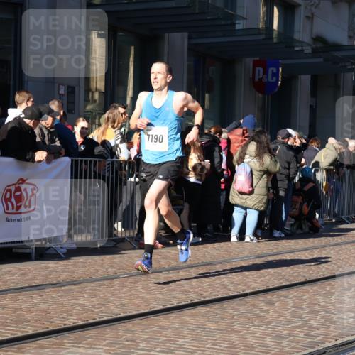 06.10.2024 - 19. swb-Marathon Bremen Strokosch-Dieckow http://msf.ph/oto/7368011 06.10.2024 10:34:16 Laufen 7190, 8442, 8531, 8655, 8681 meine-sportfotos.de