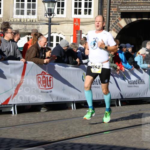 06.10.2024 - 19. swb-Marathon Bremen Strokosch-Dieckow http://msf.ph/oto/7368137 06.10.2024 10:41:02 Ziel 7196, 7743, 7964, 8095, 8329, 8331, 8383, 8642, 8656, 8831, 9019 meine-sportfotos.de