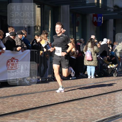 06.10.2024 - 19. swb-Marathon Bremen Strokosch-Dieckow http://msf.ph/oto/7368199 06.10.2024 10:34:29 Laufen 8442, 8531, 8655, 8681, 8791, 8983 meine-sportfotos.de