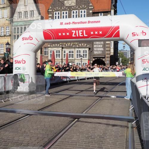 06.10.2024 - 19. swb-Marathon Bremen Luisa Fischer http://msf.ph/oto/7368201 06.10.2024 10:29:43 Ziel 44, 51 meine-sportfotos.de