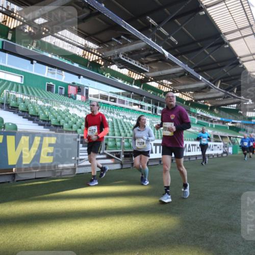 06.10.2024 - 19. swb-Marathon Bremen Yannick Fuchs http://msf.ph/oto/7368355 06.10.2024 10:40:40 Laufen im Stadion 7092, 7129, 7132, 7145, 7272, 7288, 7304, 7554, 7598, 7601, 7625, 7661, 7754, 7840, 7888, 7915, 7936, 7946, 7972, 7982, 8091, 8146, 8210, 8230, 8688, 8695, 8743, 8765, 8808, 8809, 8899, 8988, 9048, 9076, 9078 meine-sportfotos.de