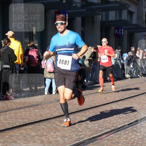 06.10.2024 - 19. swb-Marathon Bremen Strokosch-Dieckow http://msf.ph/oto/7368383 06.10.2024 10:34:40 Laufen 8442, 8577, 8681, 8791, 8983 meine-sportfotos.de