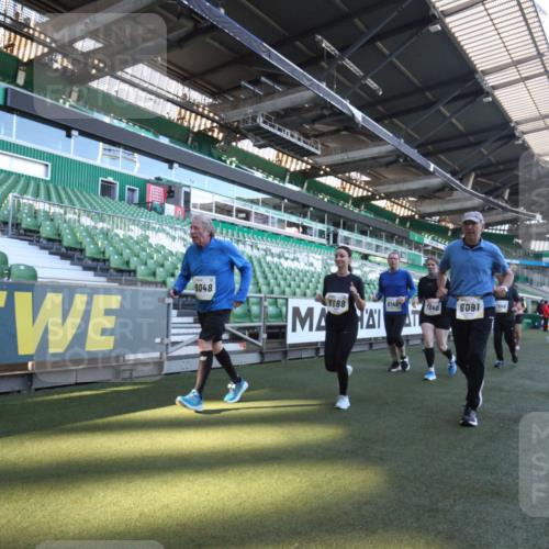 06.10.2024 - 19. swb-Marathon Bremen Yannick Fuchs http://msf.ph/oto/7368385 06.10.2024 10:40:46 Laufen im Stadion 7092, 7129, 7132, 7272, 7288, 7554, 7598, 7601, 7625, 7661, 7754, 7840, 7888, 7912, 7915, 7928, 7936, 7946, 7972, 7982, 8091, 8146, 8210, 8230, 8688, 8695, 8746, 8747, 8765, 8809, 8847, 8899, 8988, 9048, 9076, 9078 meine-sportfotos.de