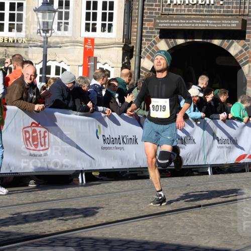 06.10.2024 - 19. swb-Marathon Bremen Strokosch-Dieckow http://msf.ph/oto/7368412 06.10.2024 10:41:07 Ziel 7196, 7743, 7964, 8095, 8329, 8331, 8571, 8656, 8831, 9019 meine-sportfotos.de