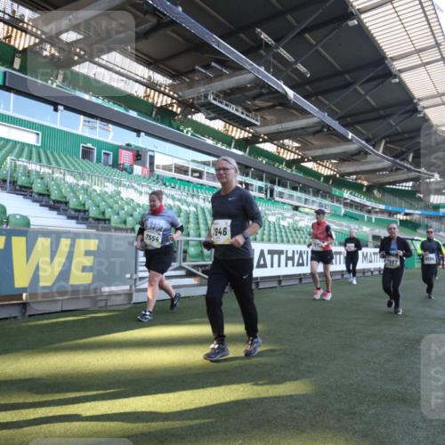 06.10.2024 - 19. swb-Marathon Bremen Yannick Fuchs http://msf.ph/oto/7368443 06.10.2024 10:40:50 Laufen im Stadion 7092, 7129, 7132, 7272, 7288, 7554, 7598, 7601, 7619, 7625, 7661, 7701, 7702, 7840, 7888, 7912, 7915, 7928, 7936, 7946, 7972, 7982, 8091, 8146, 8210, 8230, 8688, 8746, 8747, 8765, 8809, 8847, 8861, 8899, 8988, 9048, 9076, 9078 meine-sportfotos.de