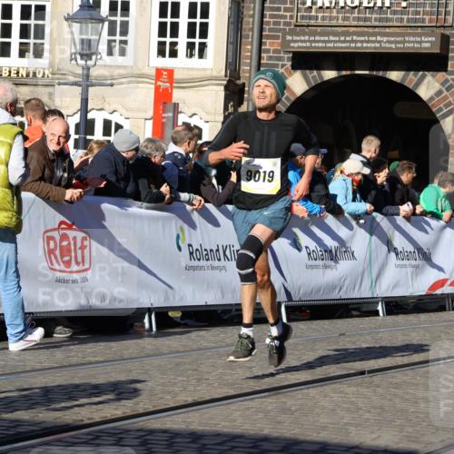 06.10.2024 - 19. swb-Marathon Bremen Strokosch-Dieckow http://msf.ph/oto/7368466 06.10.2024 10:41:07 Ziel 7196, 7743, 7964, 8095, 8329, 8331, 8571, 8656, 8831, 9019 meine-sportfotos.de