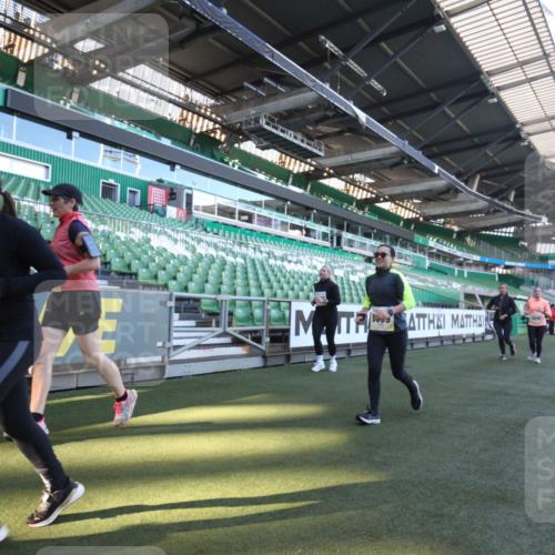 06.10.2024 - 19. swb-Marathon Bremen Yannick Fuchs http://msf.ph/oto/7368496 06.10.2024 10:40:52 Laufen im Stadion 7092, 7129, 7132, 7272, 7288, 7554, 7598, 7601, 7619, 7625, 7701, 7702, 7840, 7888, 7912, 7915, 7928, 7936, 7946, 7972, 7982, 8091, 8146, 8210, 8230, 8688, 8746, 8747, 8765, 8809, 8847, 8861, 8899, 8988, 9048, 9076, 9078 meine-sportfotos.de