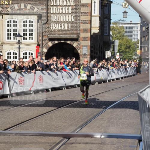06.10.2024 - 19. swb-Marathon Bremen Luisa Fischer http://msf.ph/oto/7368504 06.10.2024 10:30:21 Ziel 8080 meine-sportfotos.de