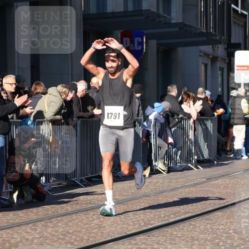 06.10.2024 - 19. swb-Marathon Bremen Strokosch-Dieckow http://msf.ph/oto/7368515 06.10.2024 10:34:54 Laufen 7098, 8577, 8791, 8983 meine-sportfotos.de