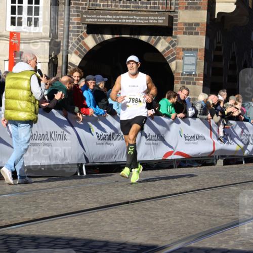 06.10.2024 - 19. swb-Marathon Bremen Strokosch-Dieckow http://msf.ph/oto/7368533 06.10.2024 10:41:09 Ziel 7196, 7743, 7964, 8095, 8329, 8331, 8571, 8656, 8831, 9019 meine-sportfotos.de