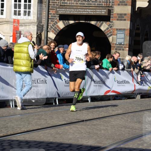 06.10.2024 - 19. swb-Marathon Bremen Strokosch-Dieckow http://msf.ph/oto/7368586 06.10.2024 10:41:09 Ziel 7196, 7743, 7964, 8095, 8329, 8331, 8571, 8656, 8831, 9019 meine-sportfotos.de