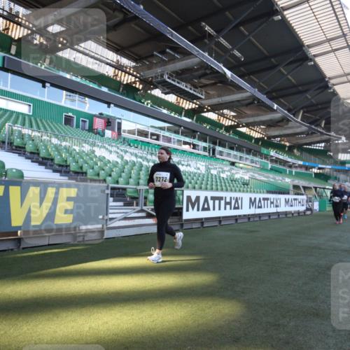 06.10.2024 - 19. swb-Marathon Bremen Yannick Fuchs http://msf.ph/oto/7368624 06.10.2024 10:41:10 Laufen im Stadion 7077, 7078, 7181, 7272, 7288, 7385, 7396, 7520, 7601, 7619, 7625, 7668, 7669, 7701, 7702, 7810, 7821, 7888, 7912, 7915, 7928, 8046, 8097, 8210, 8230, 8250, 8320, 8490, 8691, 8746, 8747, 8762, 8765, 8832, 8847, 8853, 8861, 8863, 8899, 8969, 8979 meine-sportfotos.de
