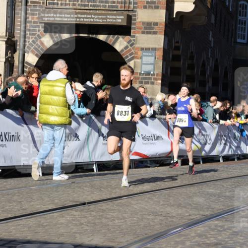 06.10.2024 - 19. swb-Marathon Bremen Strokosch-Dieckow http://msf.ph/oto/7368699 06.10.2024 10:41:11 Ziel 7964, 8095, 8331, 8571, 8656, 8831, 9019 meine-sportfotos.de