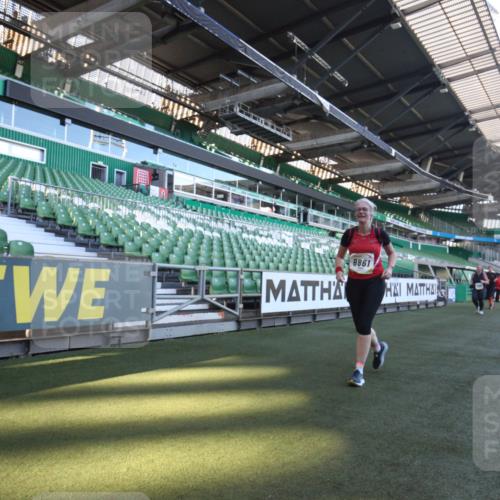 06.10.2024 - 19. swb-Marathon Bremen Yannick Fuchs http://msf.ph/oto/7368700 06.10.2024 10:41:22 Laufen im Stadion 7077, 7078, 7177, 7181, 7272, 7385, 7396, 7520, 7601, 7602, 7619, 7665, 7668, 7669, 7692, 7701, 7702, 7740, 7742, 7765, 7766, 7810, 7821, 7912, 7928, 8016, 8046, 8097, 8250, 8320, 8434, 8490, 8691, 8709, 8746, 8747, 8762, 8800, 8832, 8847, 8853, 8861, 8863, 8935, 8969, 8979, 9030, 9120 meine-sportfotos.de