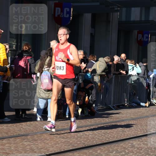 06.10.2024 - 19. swb-Marathon Bremen Strokosch-Dieckow http://msf.ph/oto/7368716 06.10.2024 10:35:04 Laufen 7098, 8577, 8983 meine-sportfotos.de