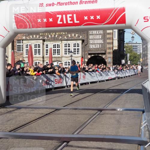06.10.2024 - 19. swb-Marathon Bremen Luisa Fischer http://msf.ph/oto/7368740 06.10.2024 10:30:49 Ziel 8560 meine-sportfotos.de