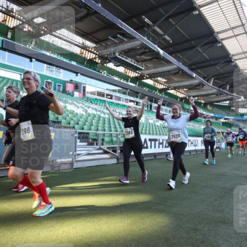06.10.2024 - 19. swb-Marathon Bremen Yannick Fuchs http://msf.ph/oto/7368748 06.10.2024 10:41:31 Laufen im Stadion 7077, 7078, 7177, 7181, 7385, 7396, 7520, 7602, 7619, 7665, 7668, 7669, 7692, 7701, 7702, 7740, 7742, 7765, 7766, 7804, 7810, 7821, 8016, 8046, 8097, 8250, 8320, 8372, 8434, 8482, 8490, 8527, 8528, 8691, 8709, 8762, 8800, 8832, 8844, 8853, 8861, 8863, 8935, 8969, 8979, 9030, 9120, 9989 meine-sportfotos.de