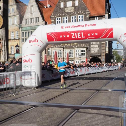 06.10.2024 - 19. swb-Marathon Bremen Luisa Fischer http://msf.ph/oto/7368781 06.10.2024 10:30:50 Ziel 8560 meine-sportfotos.de