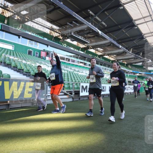 06.10.2024 - 19. swb-Marathon Bremen Yannick Fuchs http://msf.ph/oto/7368853 06.10.2024 10:41:38 Laufen im Stadion 7077, 7078, 7163, 7177, 7181, 7309, 7385, 7396, 7520, 7602, 7665, 7668, 7669, 7692, 7712, 7740, 7742, 7765, 7766, 7804, 7810, 7866, 8016, 8046, 8097, 8250, 8320, 8344, 8372, 8434, 8482, 8490, 8527, 8528, 8691, 8709, 8762, 8800, 8832, 8844, 8853, 8863, 8935, 8969, 8979, 9030, 9120, 9989 meine-sportfotos.de
