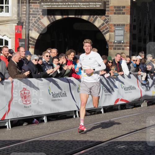 06.10.2024 - 19. swb-Marathon Bremen Luisa Fischer http://msf.ph/oto/7368858 06.10.2024 10:30:55 Ziel 8560, 8600 meine-sportfotos.de