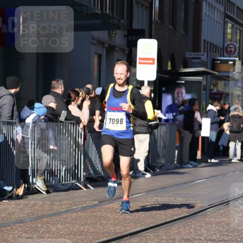 06.10.2024 - 19. swb-Marathon Bremen Strokosch-Dieckow http://msf.ph/oto/7368873 06.10.2024 10:35:19 Laufen 7098, 8948 meine-sportfotos.de