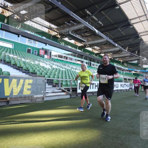 06.10.2024 - 19. swb-Marathon Bremen Yannick Fuchs http://msf.ph/oto/7368965 06.10.2024 10:41:47 Laufen im Stadion 7077, 7078, 7163, 7177, 7181, 7309, 7602, 7665, 7668, 7669, 7692, 7712, 7740, 7742, 7765, 7766, 7804, 7866, 7901, 8016, 8046, 8097, 8250, 8320, 8344, 8372, 8434, 8482, 8490, 8527, 8528, 8709, 8762, 8800, 8832, 8844, 8863, 8935, 8979, 9030, 9045, 9120, 9989 meine-sportfotos.de
