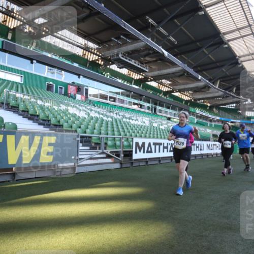 06.10.2024 - 19. swb-Marathon Bremen Yannick Fuchs http://msf.ph/oto/7368979 06.10.2024 10:41:50 Laufen im Stadion 7077, 7078, 7163, 7177, 7309, 7602, 7665, 7668, 7669, 7692, 7712, 7740, 7742, 7755, 7765, 7766, 7804, 7866, 7901, 8016, 8097, 8250, 8320, 8344, 8372, 8386, 8387, 8434, 8482, 8527, 8528, 8709, 8800, 8832, 8844, 8917, 8935, 8959, 9030, 9045, 9120, 9989 meine-sportfotos.de
