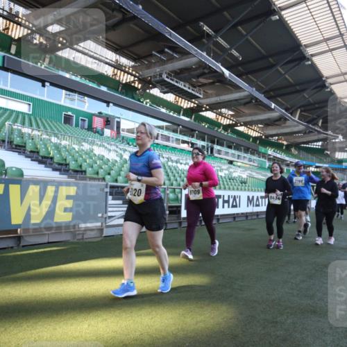 06.10.2024 - 19. swb-Marathon Bremen Yannick Fuchs http://msf.ph/oto/7368997 06.10.2024 10:41:51 Laufen im Stadion 7077, 7078, 7163, 7177, 7309, 7602, 7665, 7668, 7669, 7692, 7712, 7740, 7742, 7755, 7765, 7766, 7804, 7866, 7901, 8016, 8097, 8250, 8320, 8344, 8372, 8386, 8387, 8434, 8482, 8503, 8527, 8528, 8709, 8800, 8832, 8844, 8917, 8935, 8959, 9030, 9045, 9120, 9989 meine-sportfotos.de