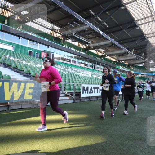 06.10.2024 - 19. swb-Marathon Bremen Yannick Fuchs http://msf.ph/oto/7369010 06.10.2024 10:41:51 Laufen im Stadion 7077, 7078, 7163, 7177, 7309, 7602, 7665, 7668, 7669, 7692, 7712, 7740, 7742, 7755, 7765, 7766, 7804, 7866, 7901, 8016, 8097, 8250, 8320, 8344, 8372, 8386, 8387, 8434, 8482, 8503, 8527, 8528, 8709, 8800, 8832, 8844, 8917, 8935, 8959, 9030, 9045, 9120, 9989 meine-sportfotos.de